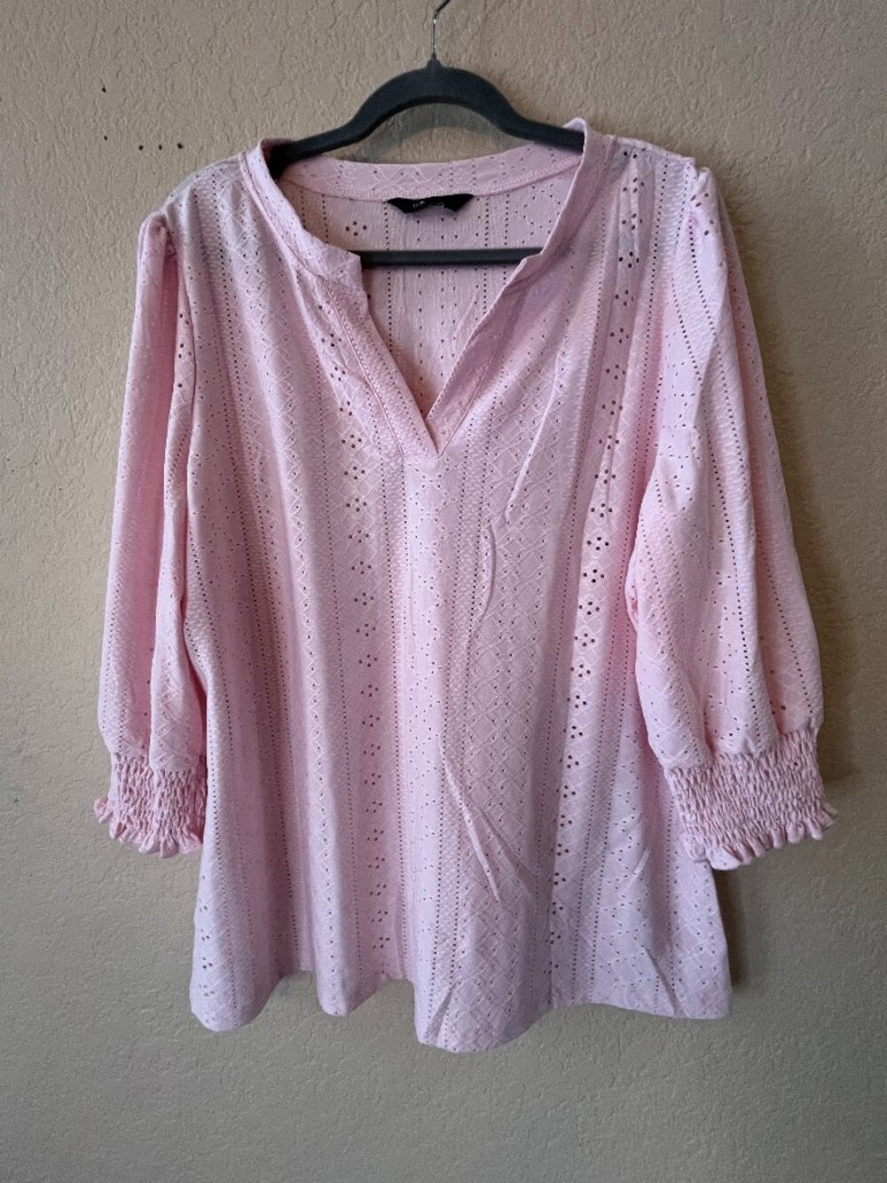 Women's Medium size Pink Blouse